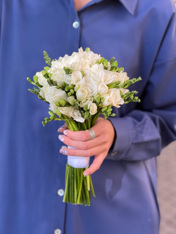 Премиум свадебный букет с фрезией