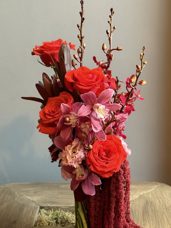 Букет невесты в красных оттенках premium