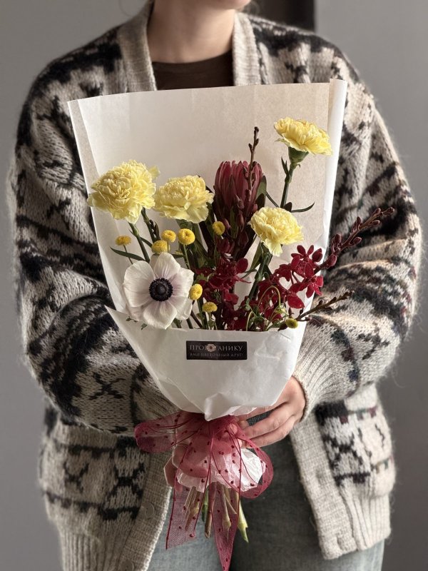 Букет с ашимой и протеей