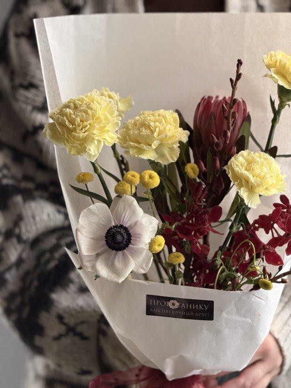 Букет с ашимой и протеей