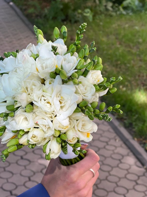 Премиум свадебный букет с фрезией