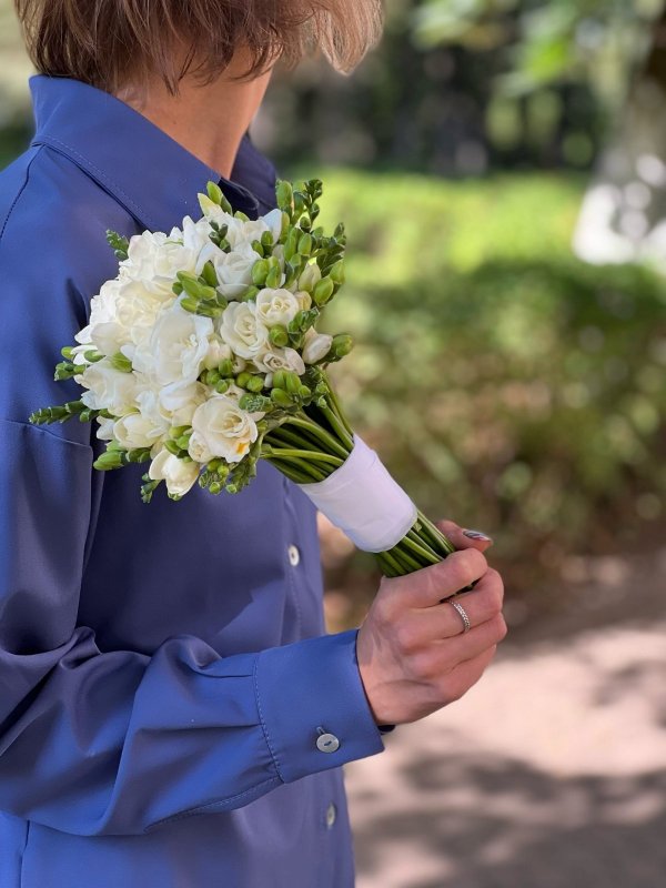 Премиум свадебный букет с фрезией