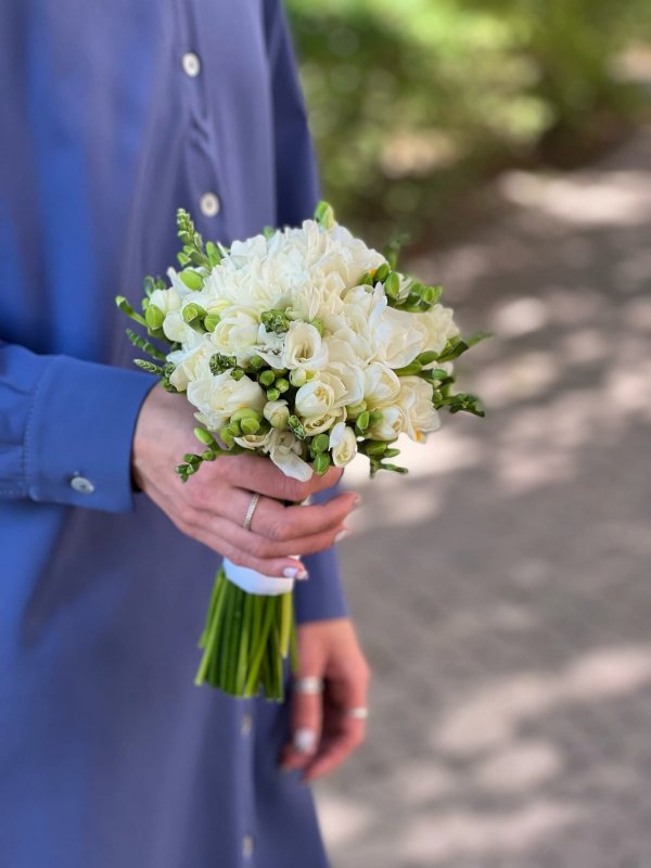 Премиум свадебный букет с фрезией