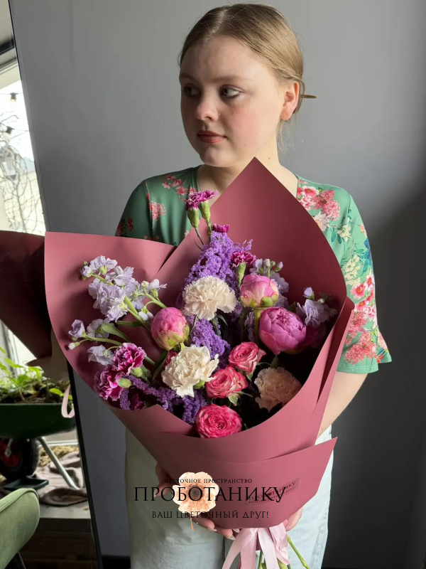 Букет с розовыми пионами