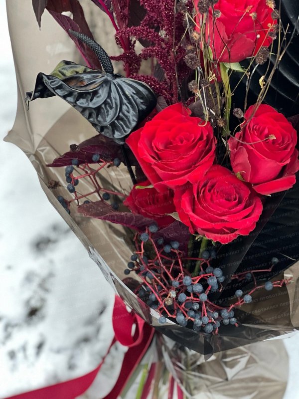 Букет на хеллуин в красно-черных тонах