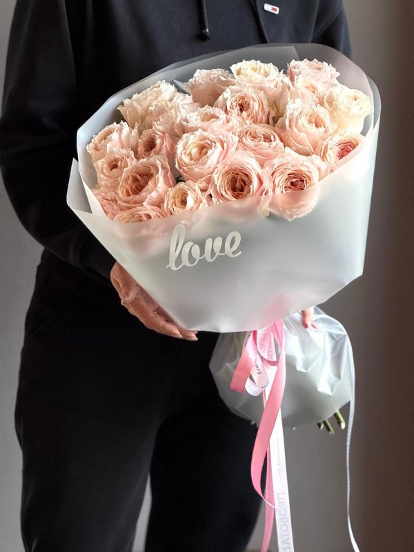 Букет из пионовидных роз