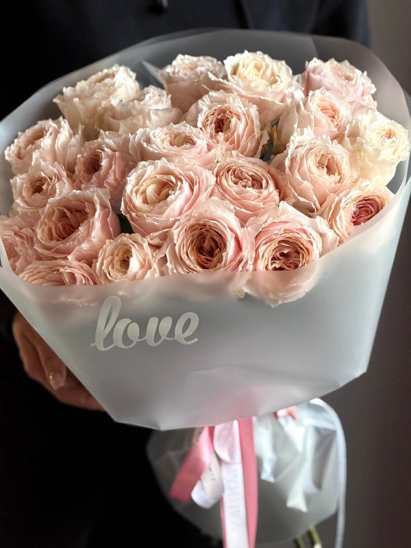 Букет из пионовидных роз