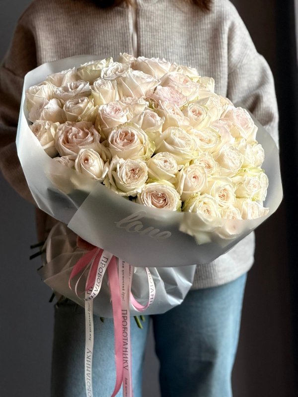 Букет из пионовидных роз Вайт Охара