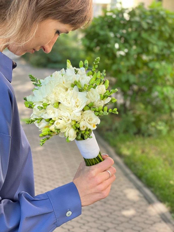 Премиум свадебный букет с фрезией