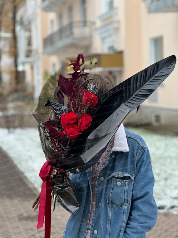 Букет на хеллуин в красно-черных тонах