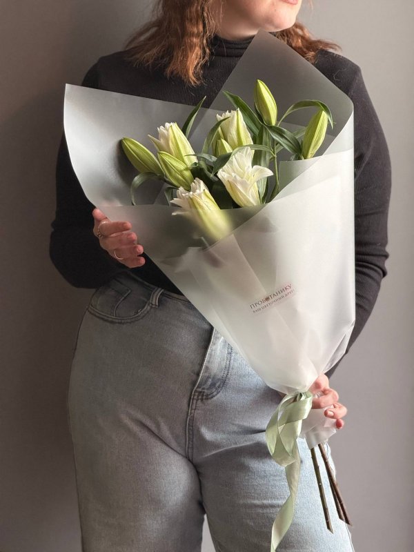 Букет с пионовидными лилиями