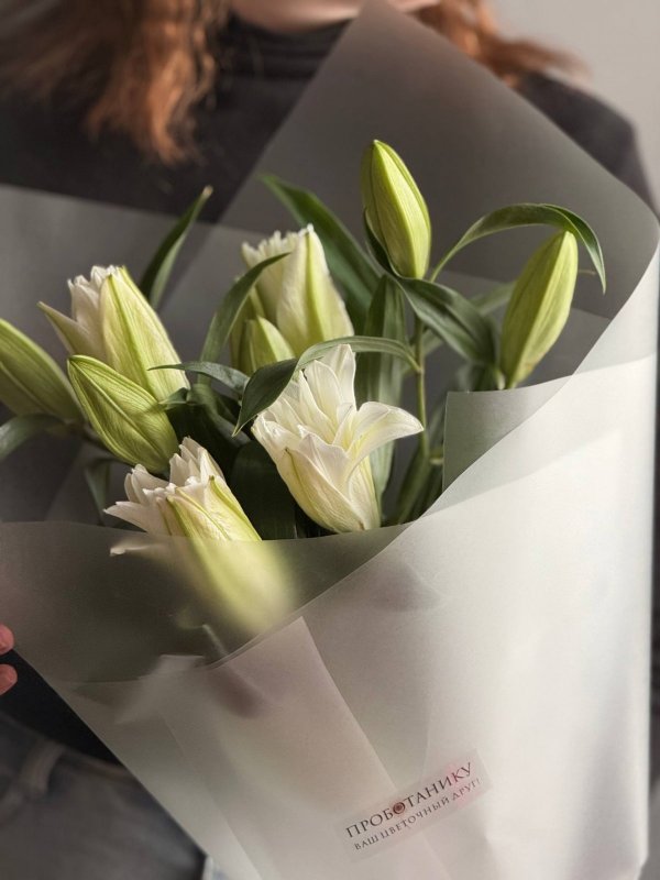 Букет с пионовидными лилиями