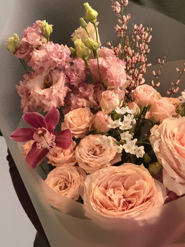 Букет с миксом весенних цветов