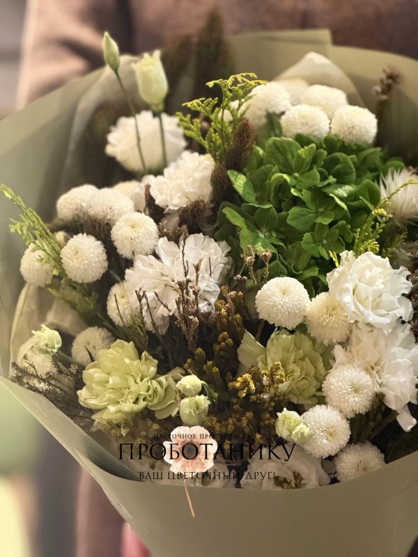 Букет с бело-зеленым миксом
