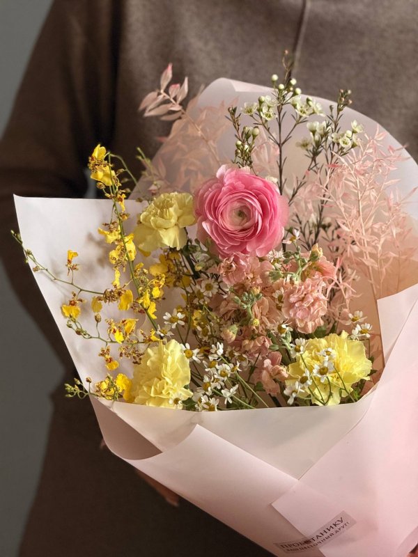 Букет с весенним миксом