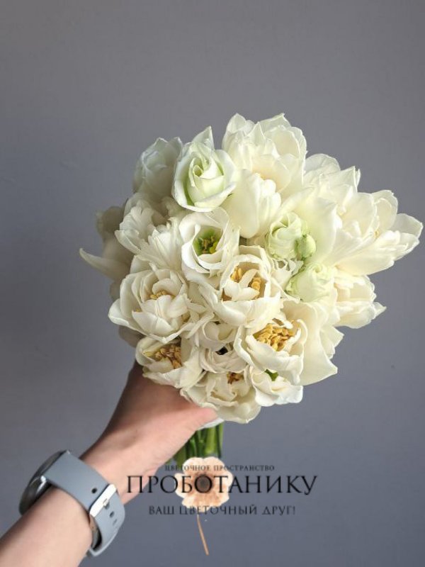 Букет невесты с белыми тюльпанами