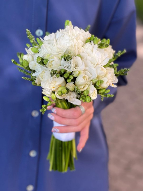 Премиум свадебный букет с фрезией